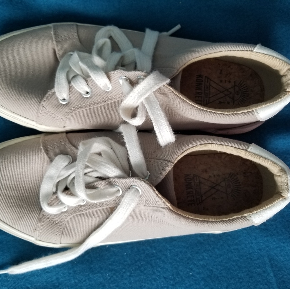 Konkrete shoes